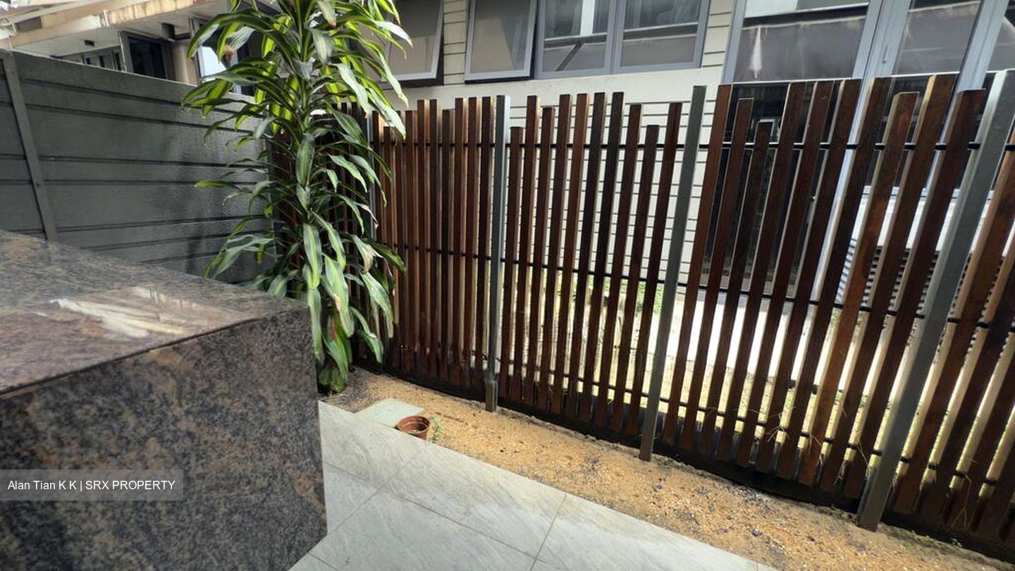 Alana (D28), Terrace #511930731